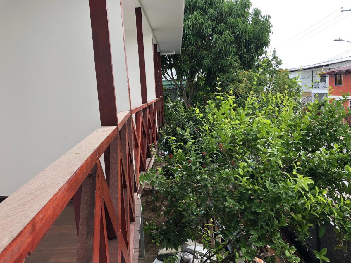 Villa Famiri Boutique Hotel Парамарибо Екстериор снимка